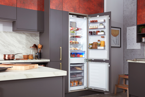 Grundig GKNEMI573 Built-in 70/30 Duo-Cooling Fridge Freezer with Vitaminzone Technology – image 4