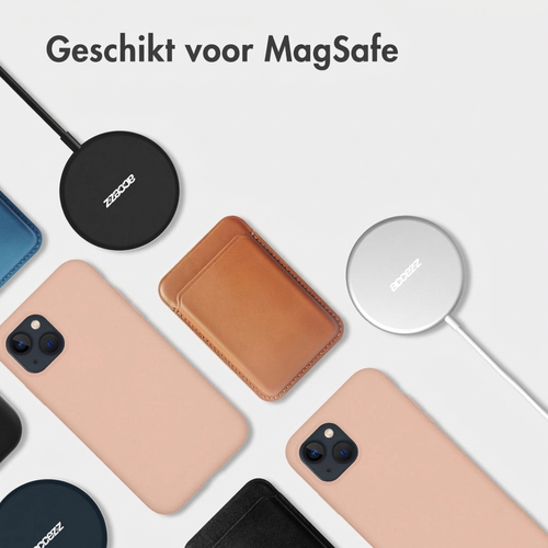 Accezz Liquid Silicone Backcover met MagSafe iPhone 15 Pro Telefoonhoesje Roze, afbeelding 6