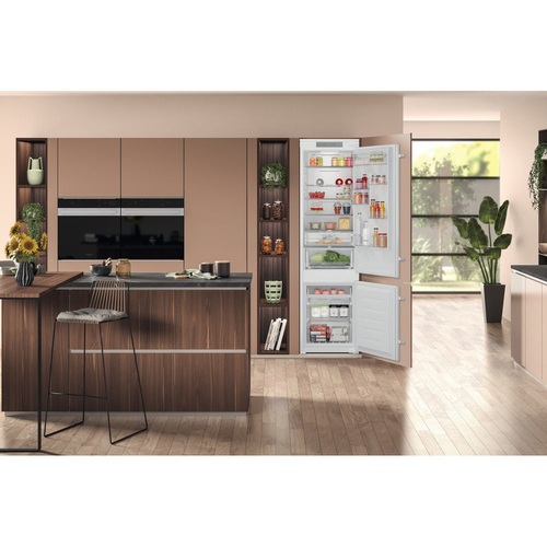 Hotpoint Total No Frost HTC20 T322 UK Integrated 70/30 Fridge Freezer - Sliding Hinge, White - image 7