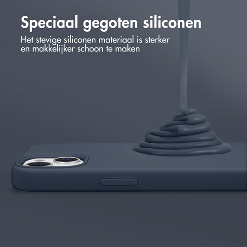 Accezz Liquid Silicone Backcover met MagSafe iPhone 15 Plus Telefoonhoesje Blauw, afbeelding 2