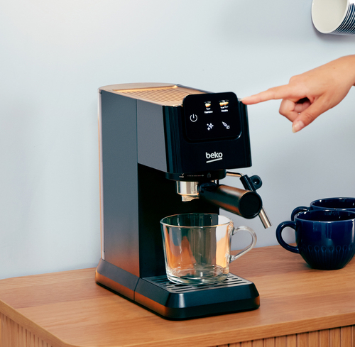 Beko CaffeExperto™ CEP5302B Manual Espresso Machine – Black (15 Bar, Touch Display, Milk Frother, Dual Nozzle) - image 7