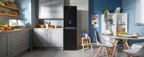 Beko CSG3582DB Freestanding Frost Free Fridge Freezer with Water Dispenser – image 7