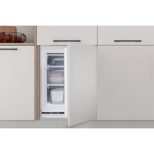 Indesit INBUFZ011 82cm High Integrated Undercounter Freezer 60cm Wide - image 5