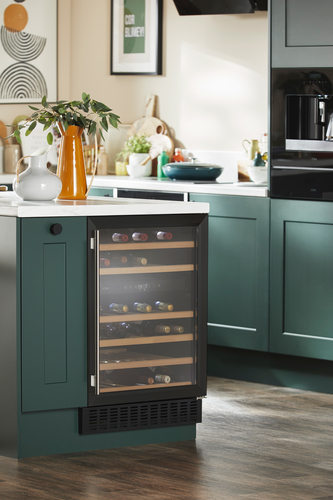 CDA CFWC604BL wine cooler Compressor wine cooler Undercounter Black 46 bottle(s) – image 3