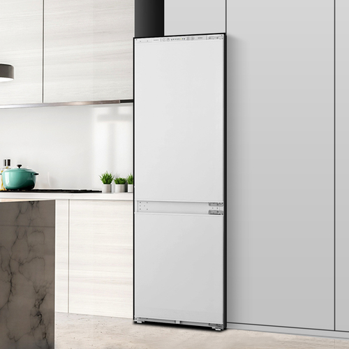Hisense RIB312F4AWE Integrated 70 30 Frost Free Fridge Freezer 177cm H - image 7