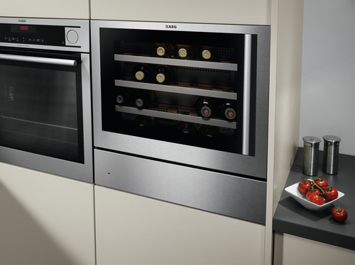 AEG SWS74500G0 Thermoelectric wine cooler Built-in Black 24 bottle(s) – image 8