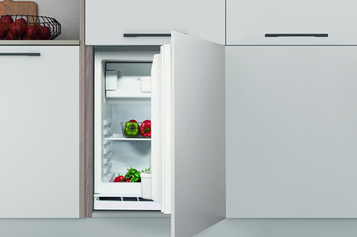 Indesit INBUF031 combi-fridge Built-in – image 4