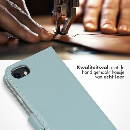 Selencia Echt Lederen Bookcase iPhone SE (2022 / 2020) / 8 / 7 / 6(s) - Lichtblauw, afbeelding 2