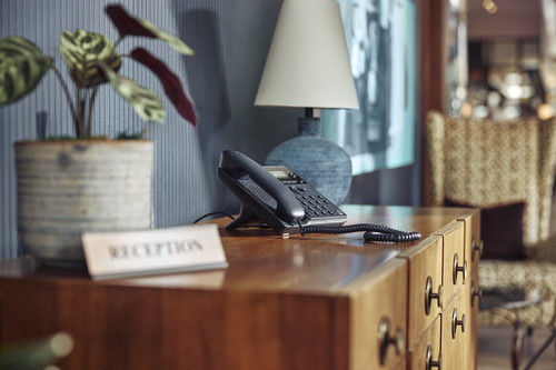 HP Poly Edge V250 OpenSIP DeskPhone – image 3