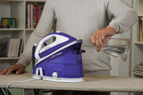 Tefal GV6771 steam ironing station – image 4