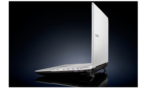 Samsung 5 NP500P4C Intel® Core™ i3 i3-3110M Laptop – image 8