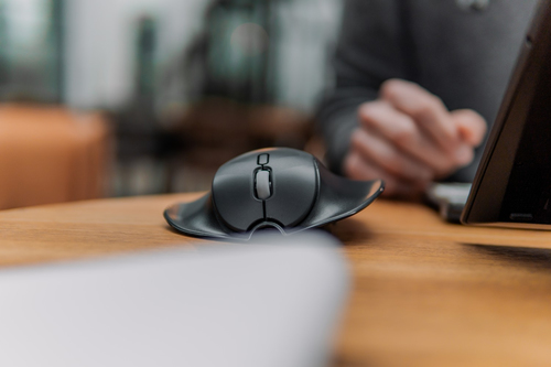 Bakker Elkhuizen BakkerElkhuizen HandshoeMouse Ambidextrous Mouse Bluetooth M Black - image 3