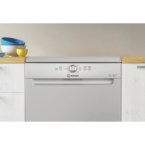 Indesit D2FHK26S 60cm Dishwasher in Silver 14 Place Setting E Rated - image 5