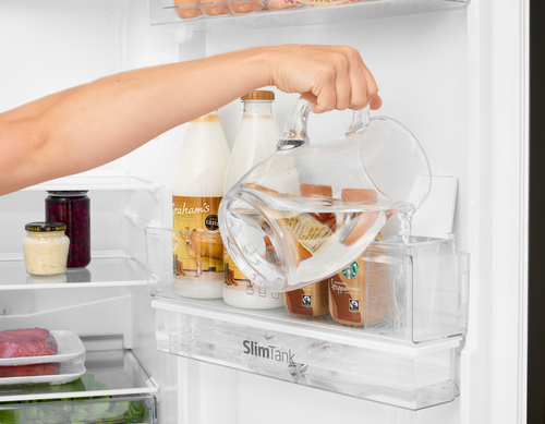 Beko CSG3582DB Freestanding Frost Free Fridge Freezer with Water Dispenser – image 4
