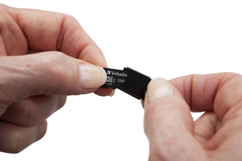 Verbatim Tablet U1 microSDHC Card with USB Reader – image 5