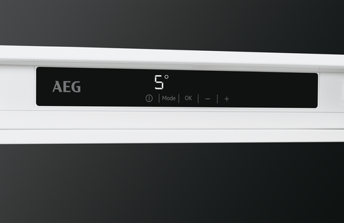 AEG SFE81831DS combi-fridge Built-in – image 2