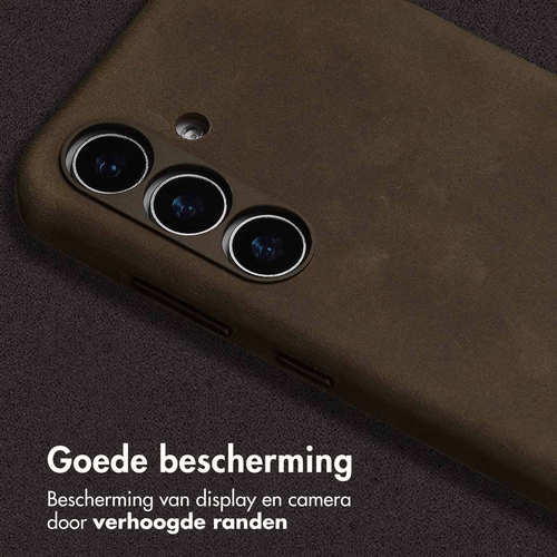 <p>Zowel jouw smartphone beschermen als hem een strakke look geven? De Accezz Vintage Leather Backcover met MagSafe is gemaakt van echt leder en geeft, afbeelding 4