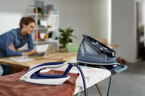 Philips GC9330/20 steam ironing station – image 9