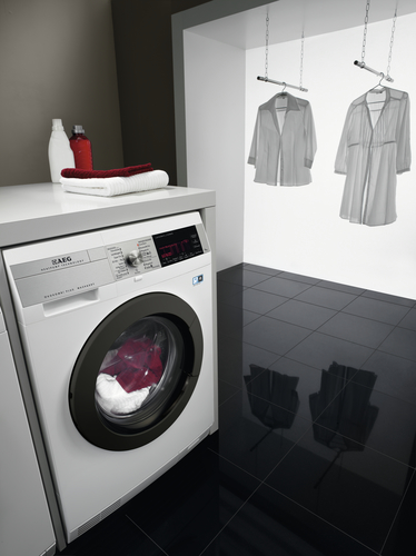 AEG L99696HWD washer dryer Freestanding Front-load White – image 5