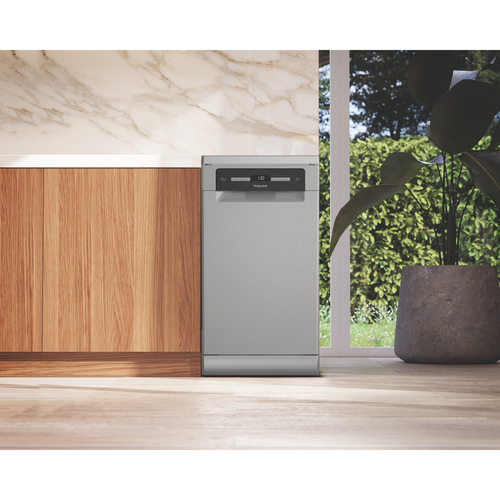 Hotpoint HP6FA10BS7A0XUK Freestanding Slimline Dishwasher with 3D Zone Wash - Stainless Steel – image 5