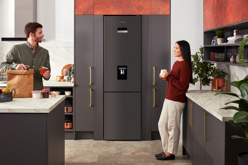 Grundig GKNM46220DZ fridge-freezer Freestanding – image 3
