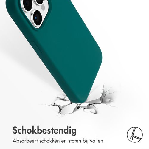 Accezz Liquid Silicone Backcover met MagSafe voor Apple iPhone 15 Pro Telefoonhoesje Groen, afbeelding 2
