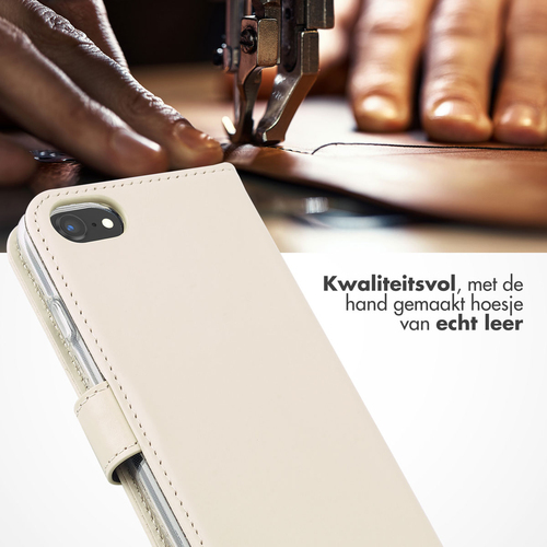 Selencia Echt Lederen Bookcase iPhone SE (2022 / 2020) / 8 / 7 / 6(s) - Greige, afbeelding 2