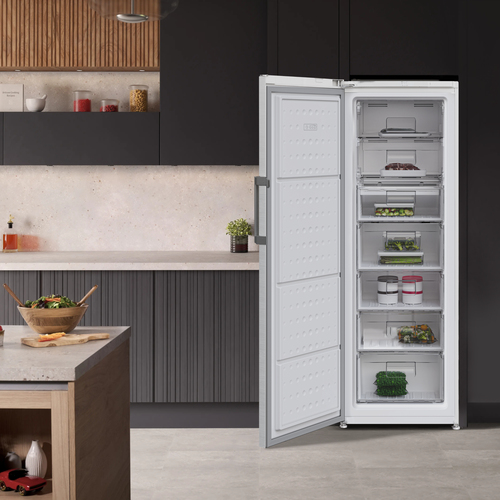 Blomberg FNM4671P Freestanding Tall Frost Free Freezer with Fast Freeze – image 8
