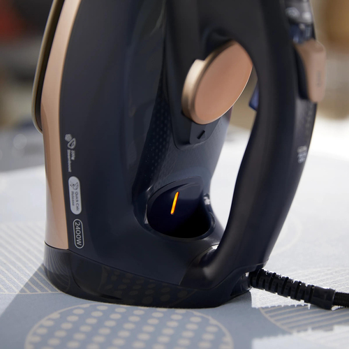 Philips Azur GC4909/66 Steam iron – image 4