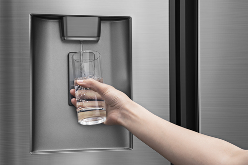Hisense RF750N4ISF side-by-side refrigerator Freestanding – image 5