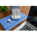 POLY Voyager Free 60+ Audífonos UC arena blanca + Adaptador USB-A BT700 + Estuche de carga con pantalla táctil